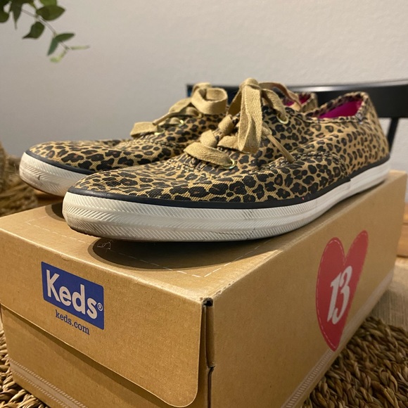 KEDS canvas leopard print sneakers ✨👟 - Picture 4 of 5